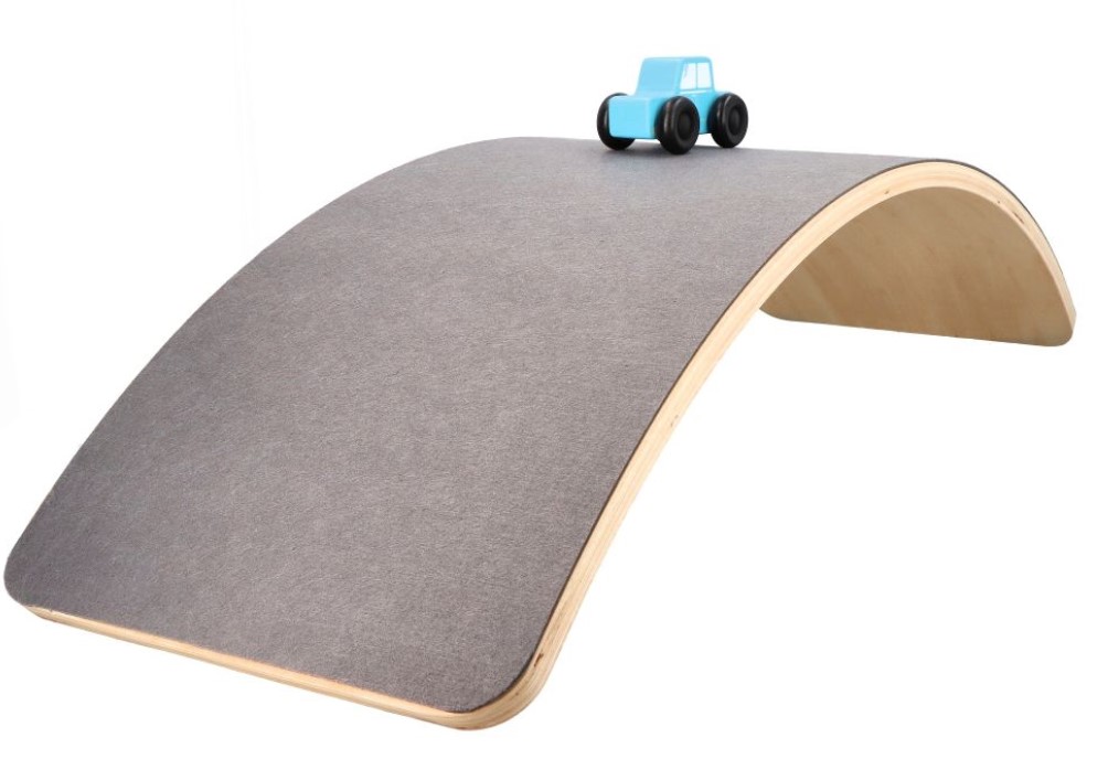 Balančná doska s plsteným povrchom a autíčkom, Adam Toys