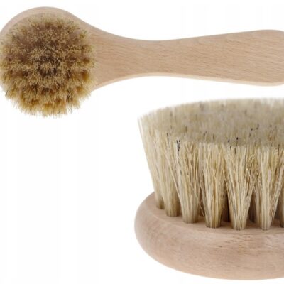 Drevená kefa s pevným prírodným vlasom