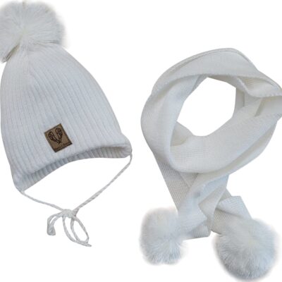 Dvojvrstvová pletená čiapočka na zaväzovanie + šál s brmbolcami, biela, veľ. 80/86