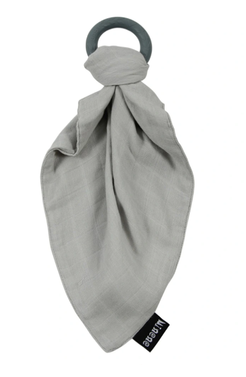 Minene: Silikónové hryzátko s príťulníčkom (sivé)